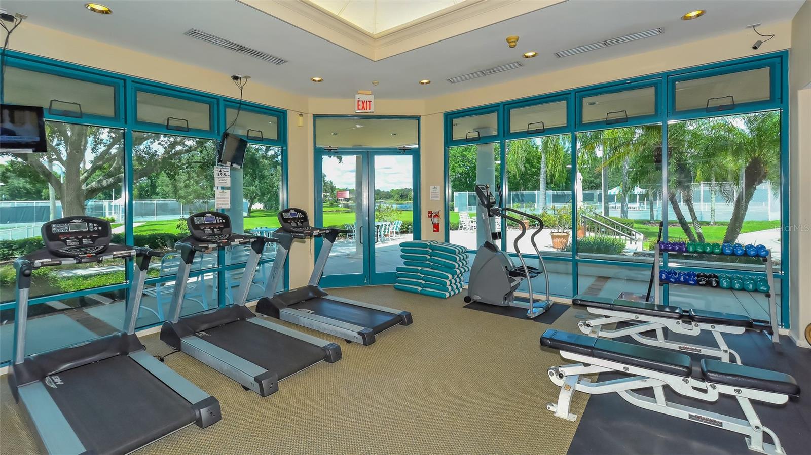 UNIVERSITY PARK COUNTRY CLUB - Residential