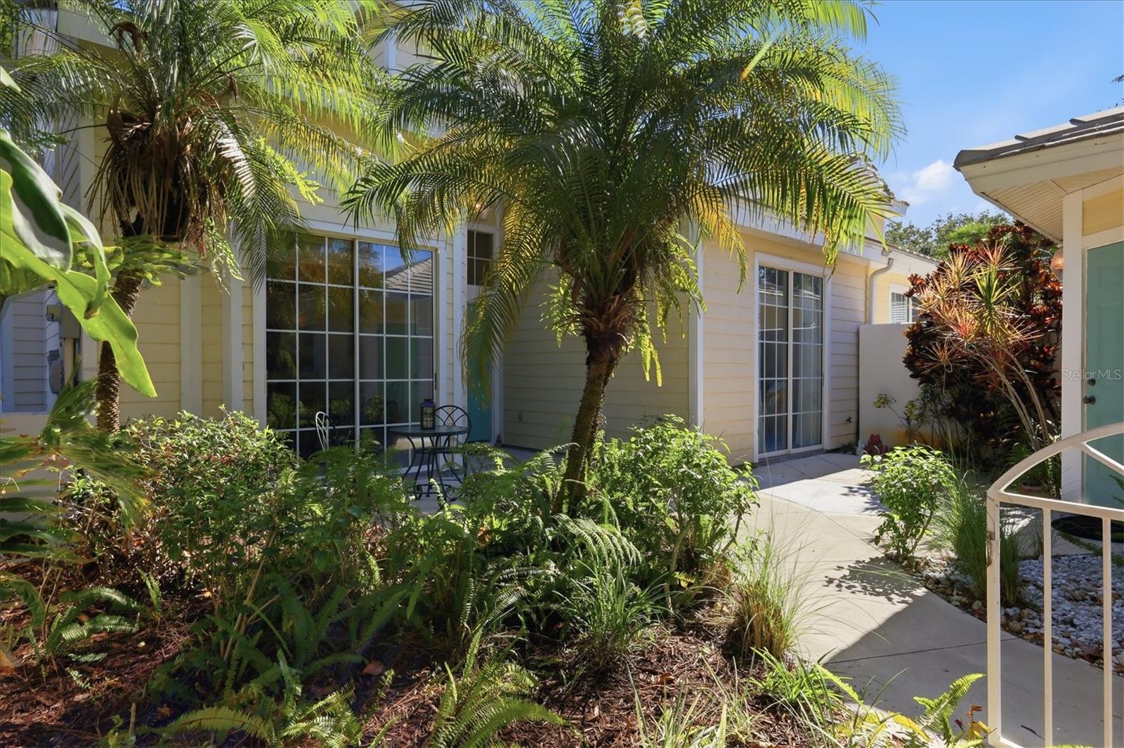 UNIVERSITY PARK COUNTRY CLUB - Residential