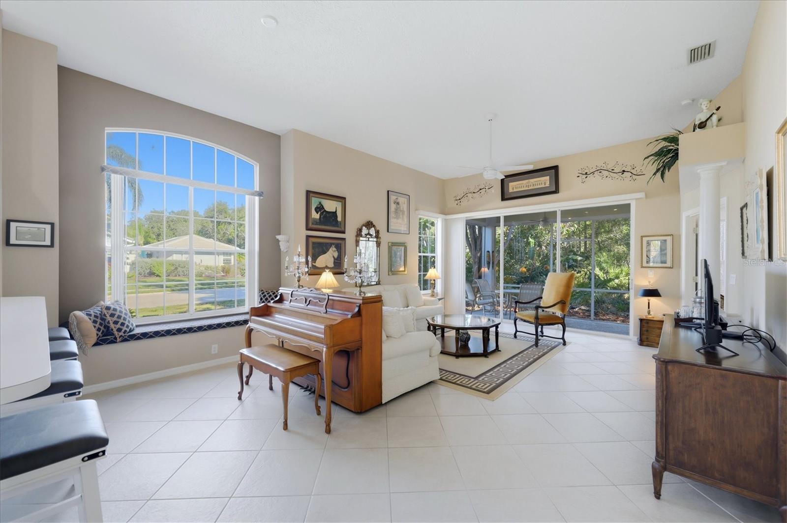 UNIVERSITY PARK COUNTRY CLUB - Residential