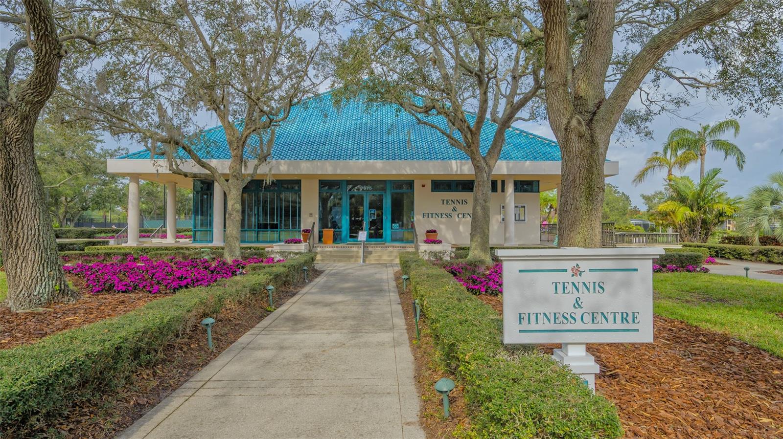 UNIVERSITY PARK COUNTRY CLUB - Residential