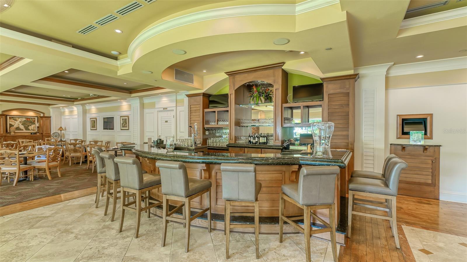 UNIVERSITY PARK COUNTRY CLUB - Residential
