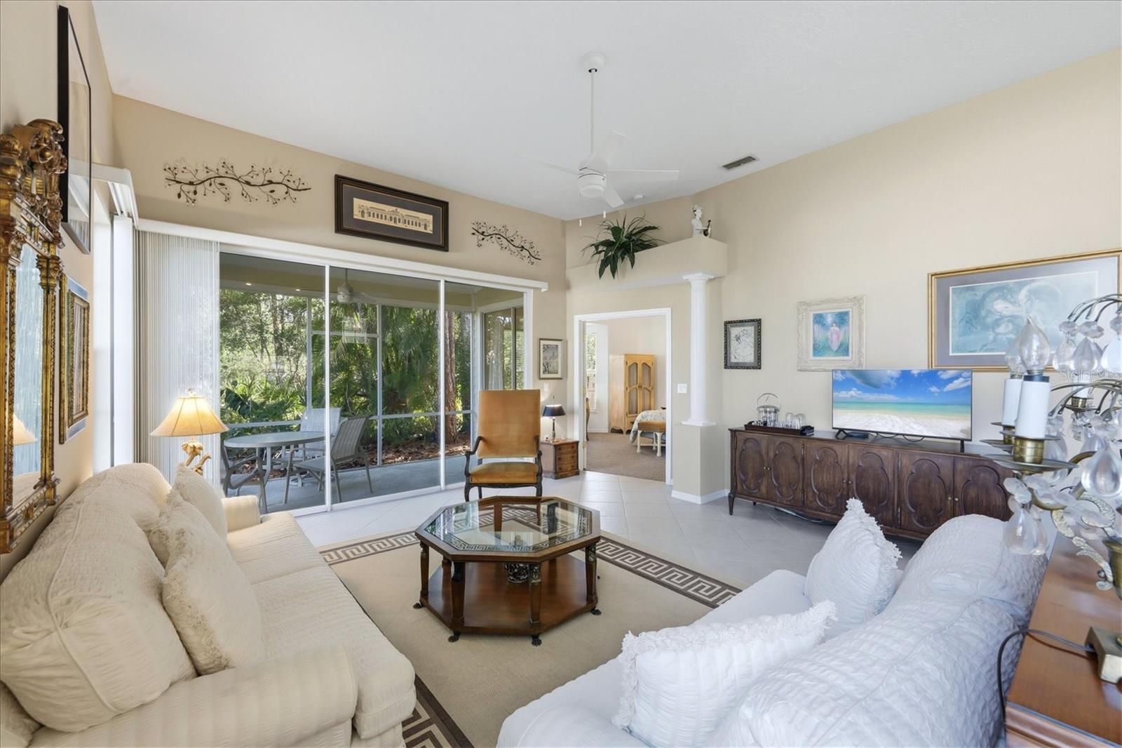 UNIVERSITY PARK COUNTRY CLUB - Residential