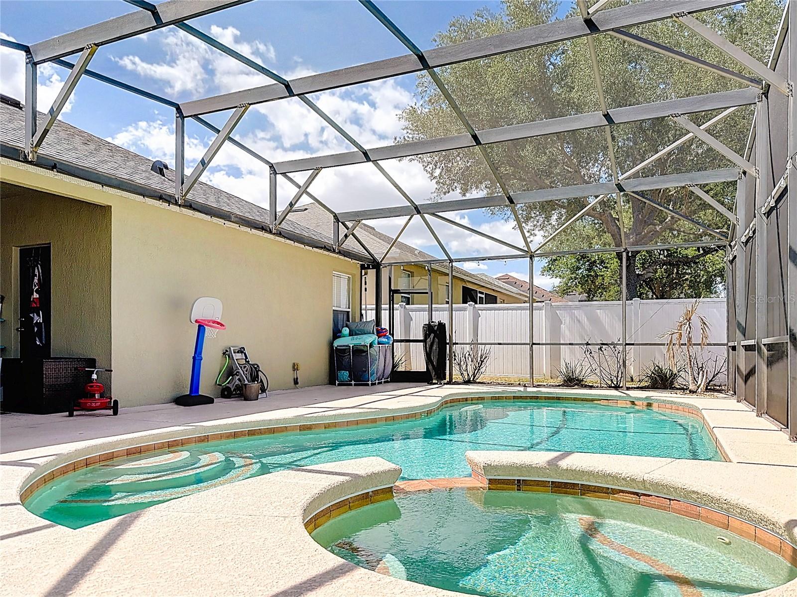SOUTHERN RIDGE AT ESTATES - Residential