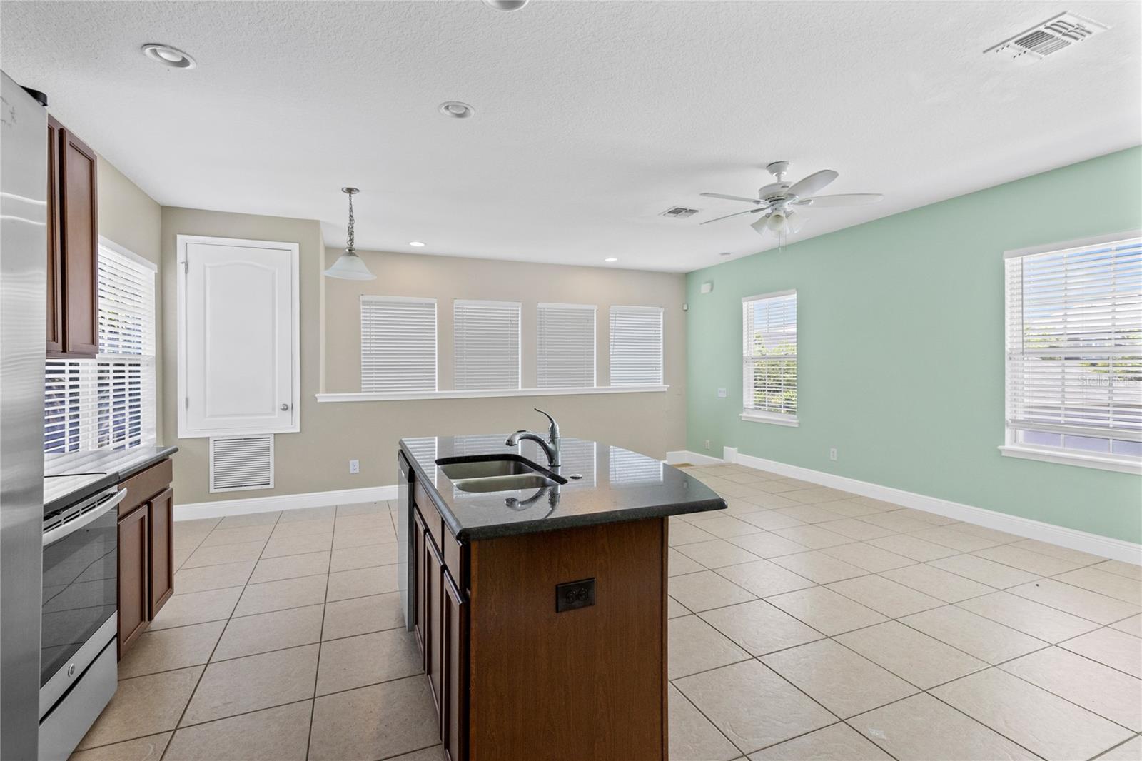 LAUREATE PARK - Residential Lease