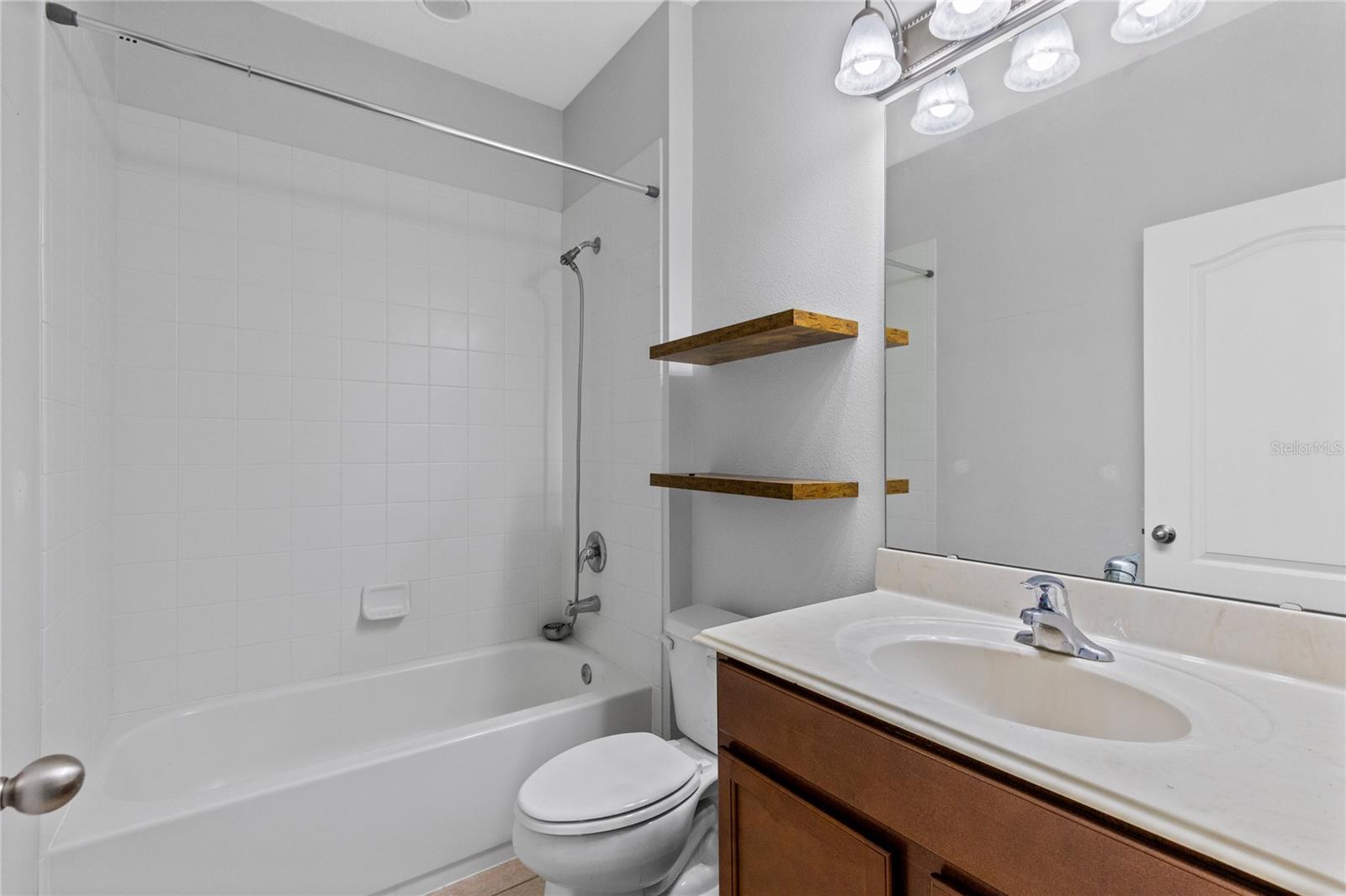 LAUREATE PARK - Residential Lease