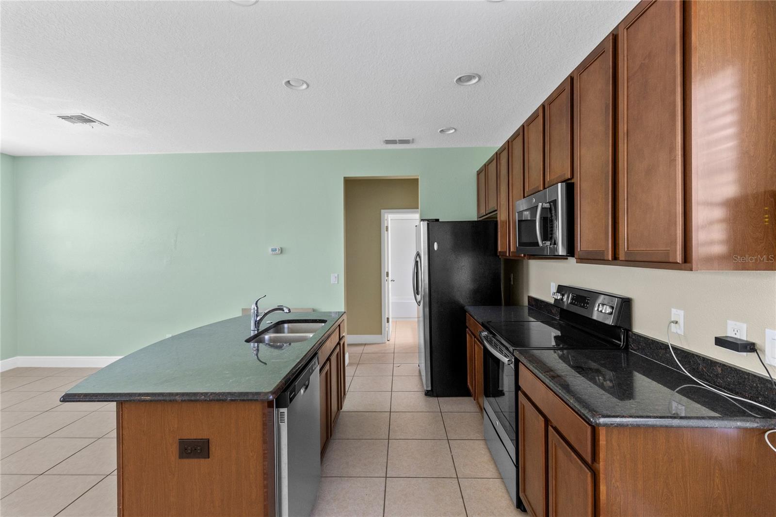LAUREATE PARK - Residential Lease