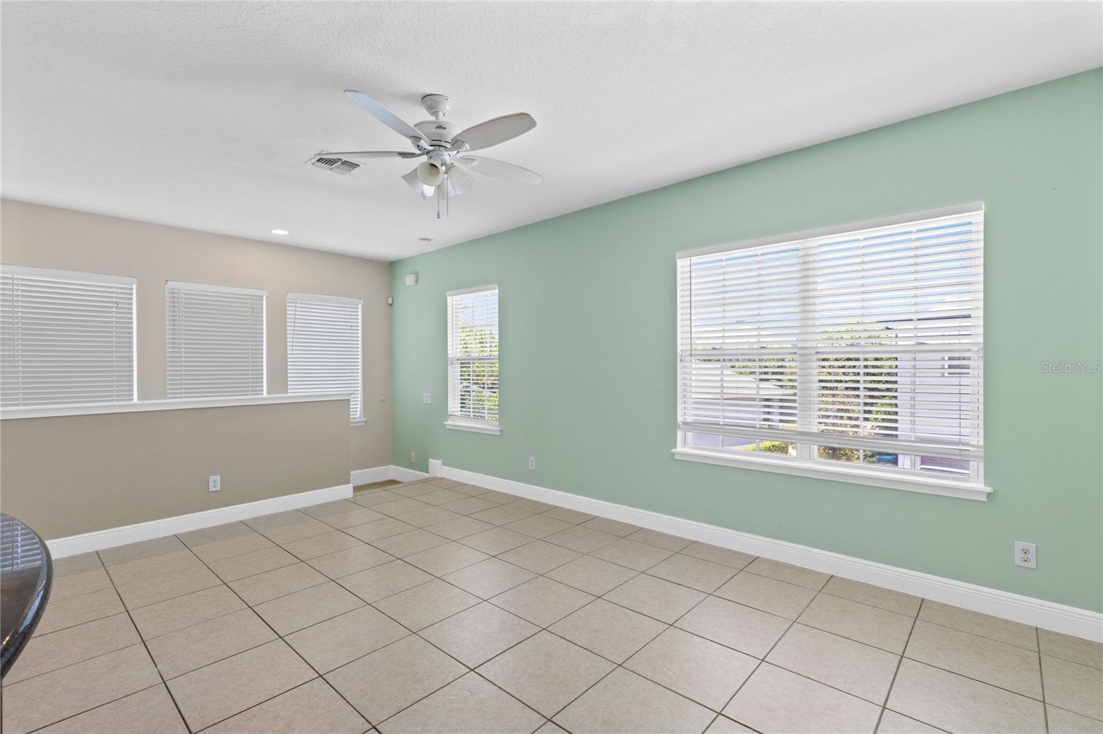 LAUREATE PARK - Residential Lease