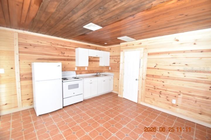 HARBOR SHORES 2ND ADD - Residential Lease