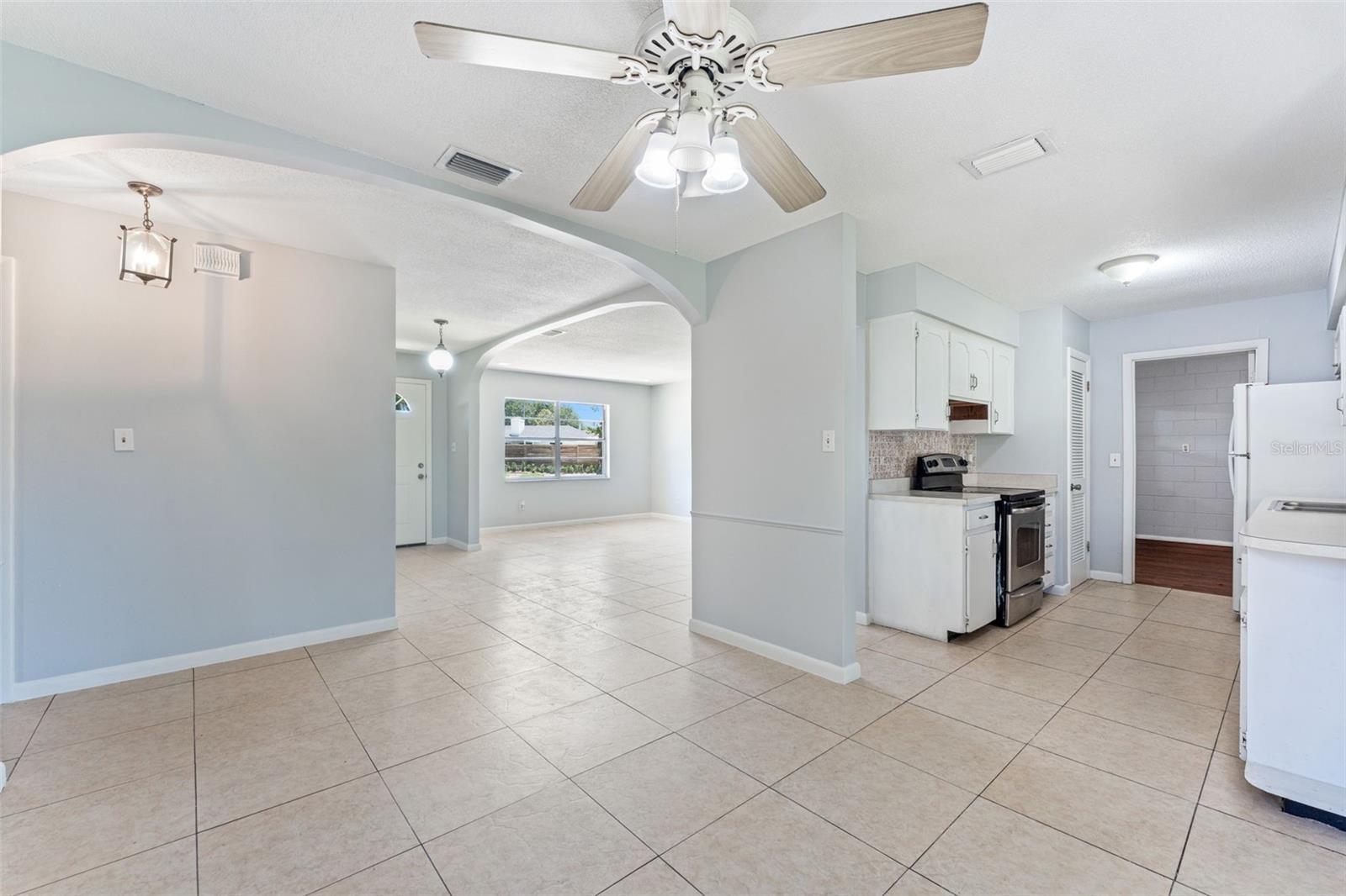 DOVER ESTATES FIRST ADD - Residential