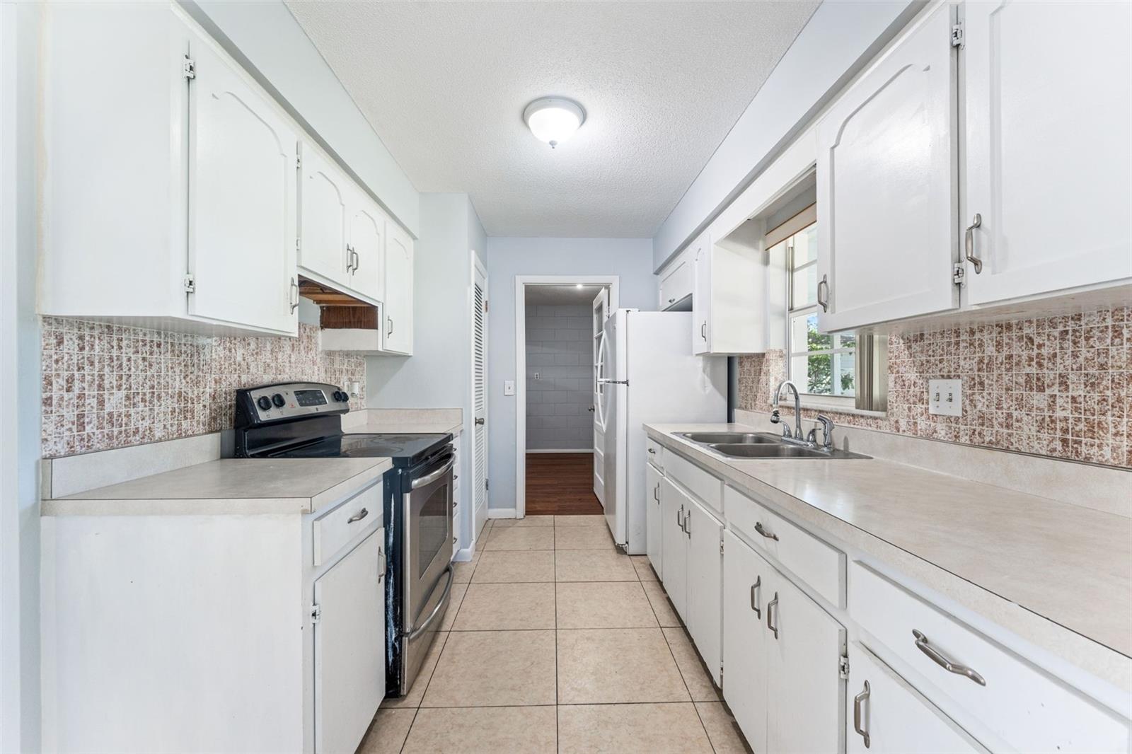 DOVER ESTATES FIRST ADD - Residential