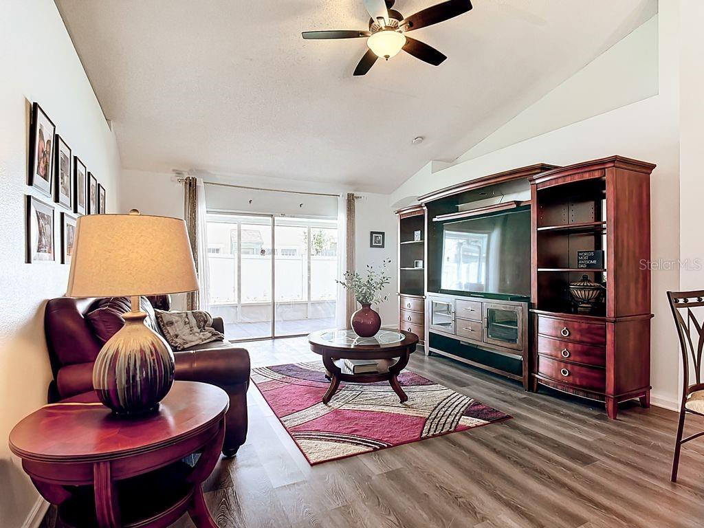 SHANNON LAKES - Residential