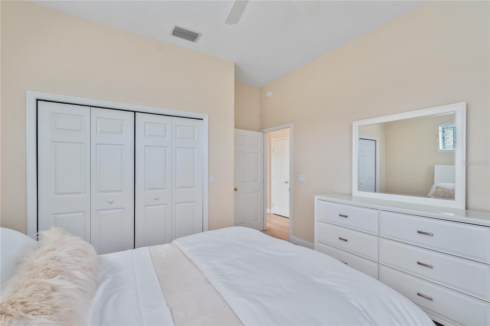 GOLDEN FARMS - Residential