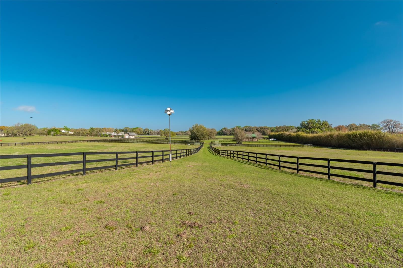 GOLDEN FARMS - Residential