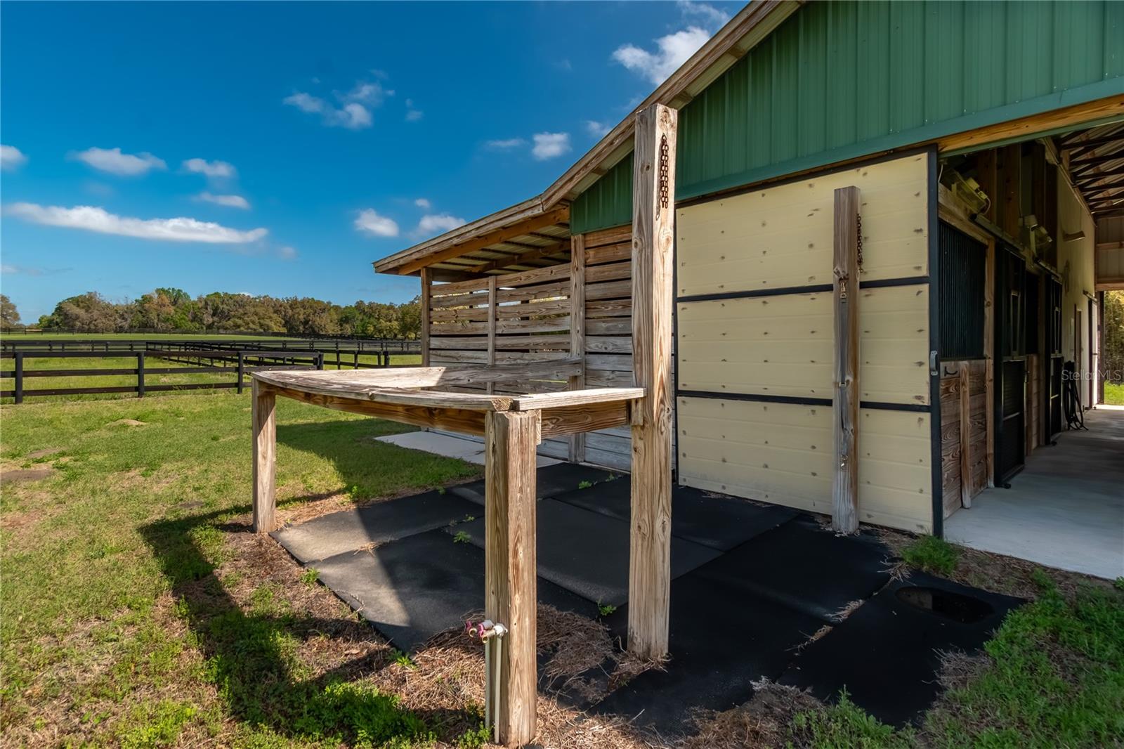 GOLDEN FARMS - Residential