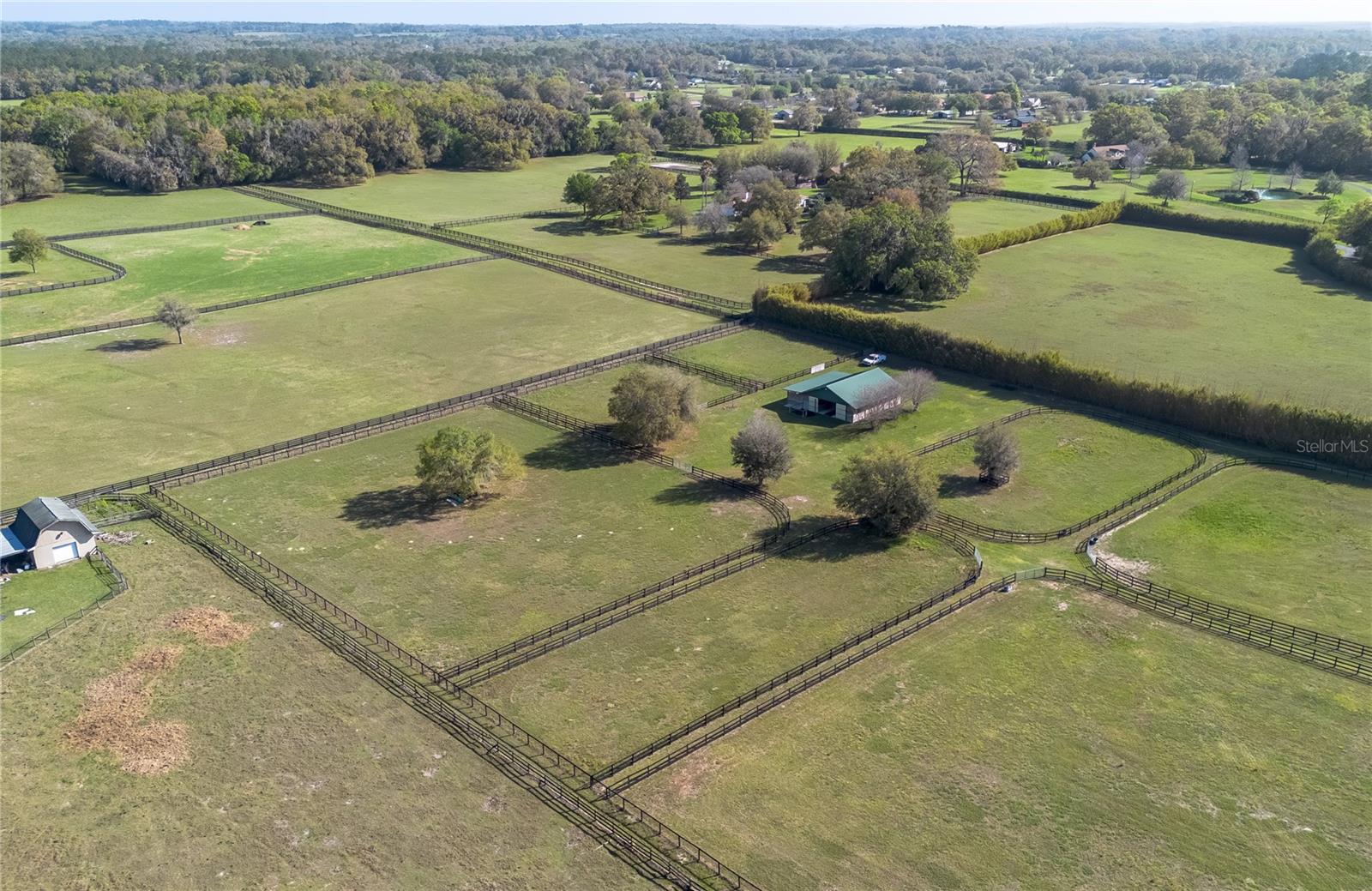 GOLDEN FARMS - Residential