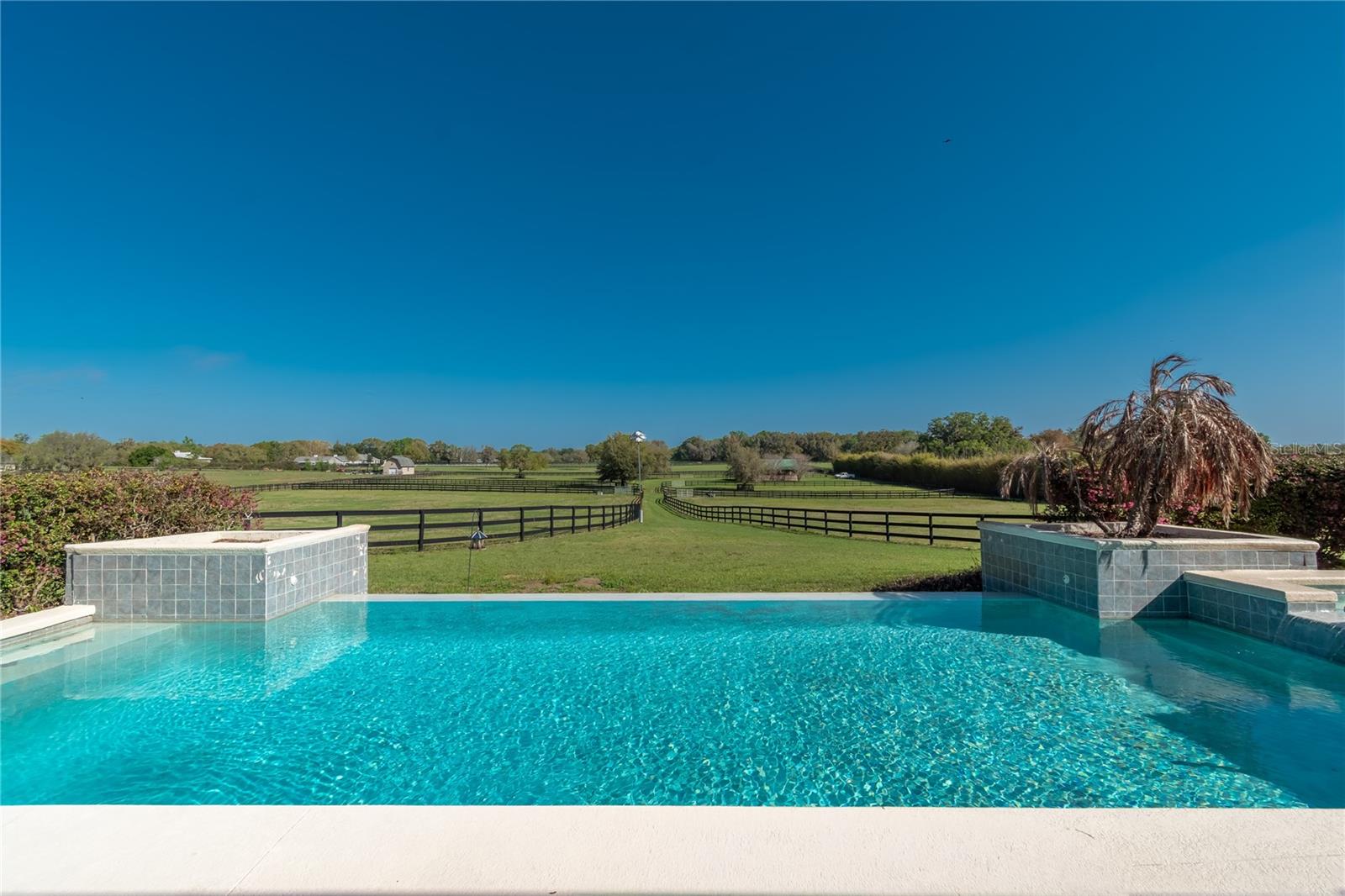 GOLDEN FARMS - Residential