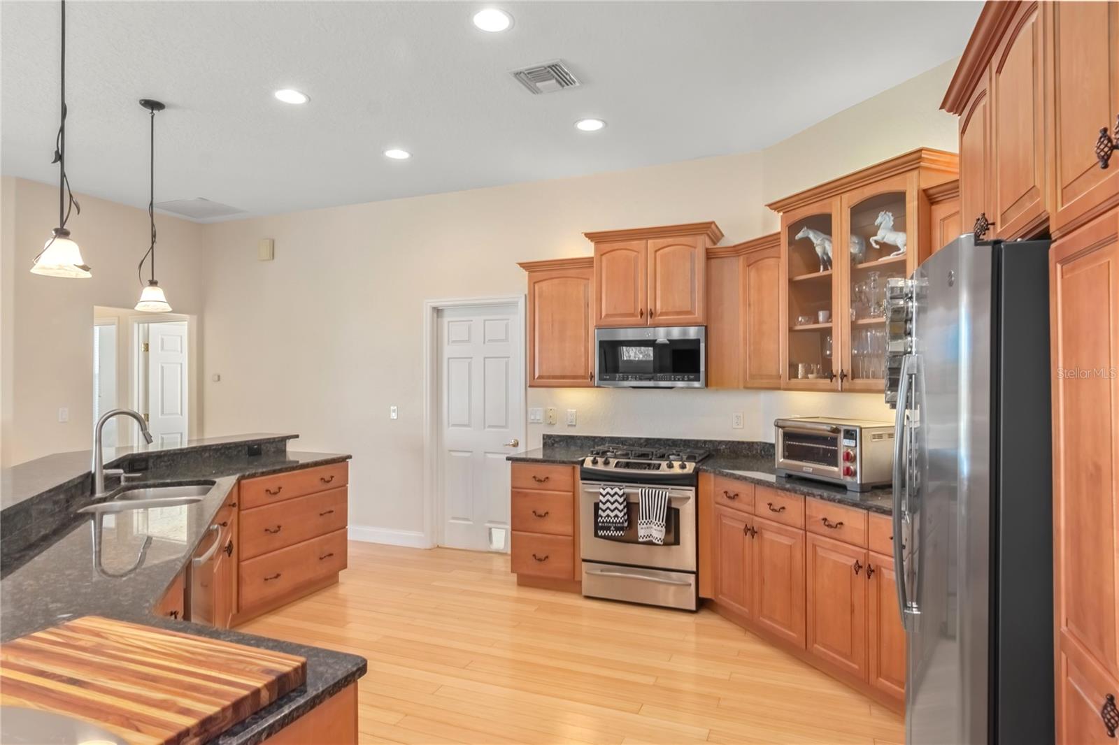 GOLDEN FARMS - Residential