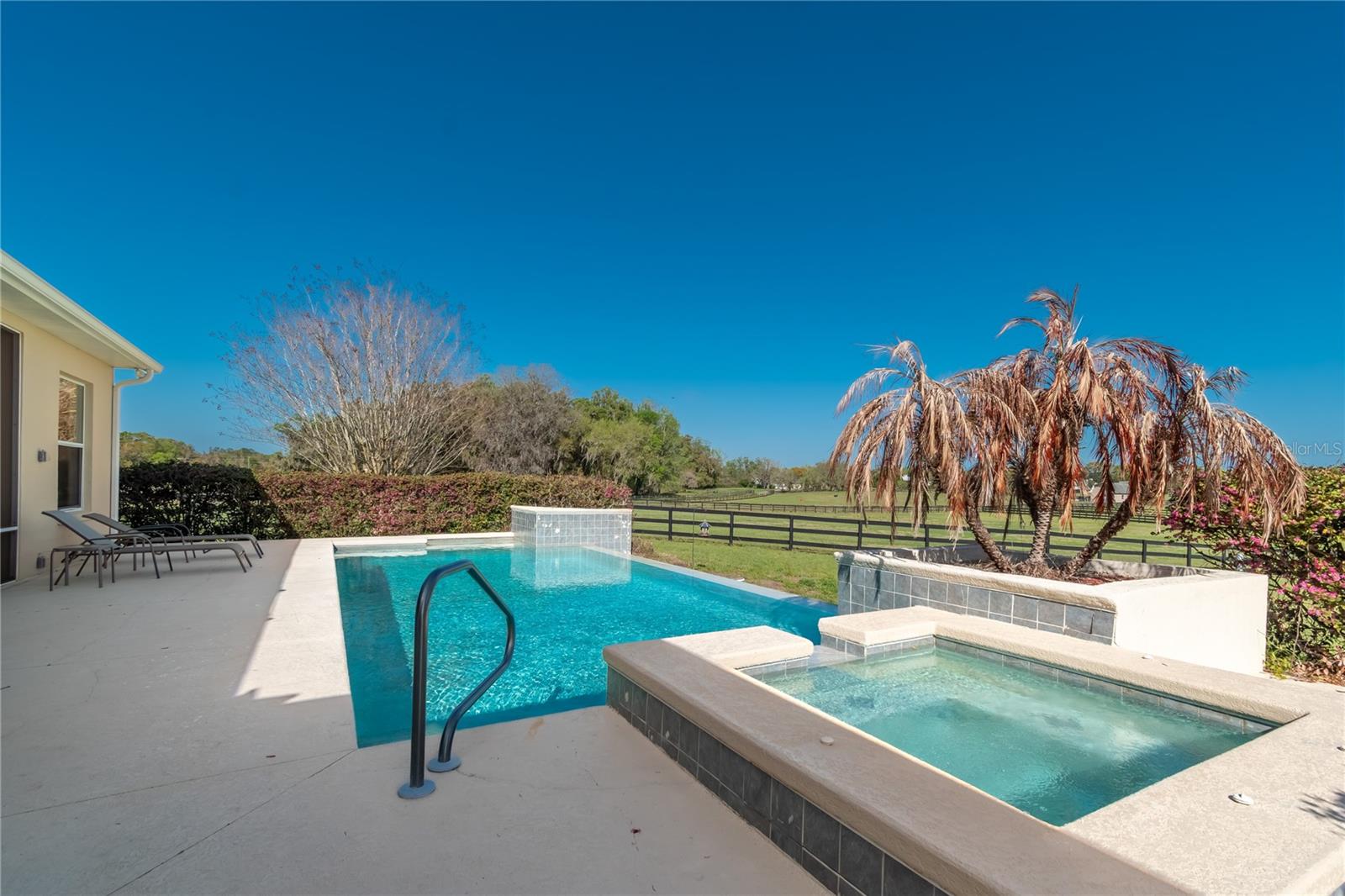 GOLDEN FARMS - Residential