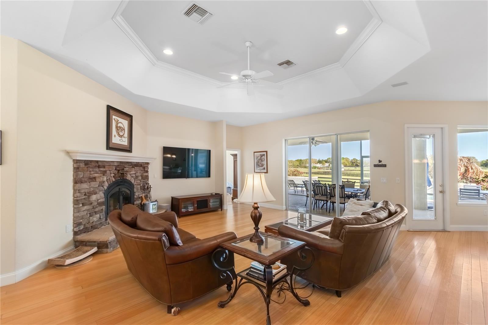 GOLDEN FARMS - Residential