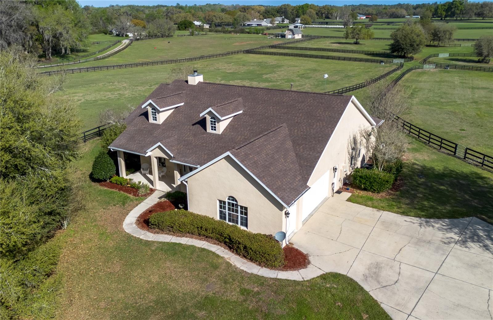 GOLDEN FARMS - Residential