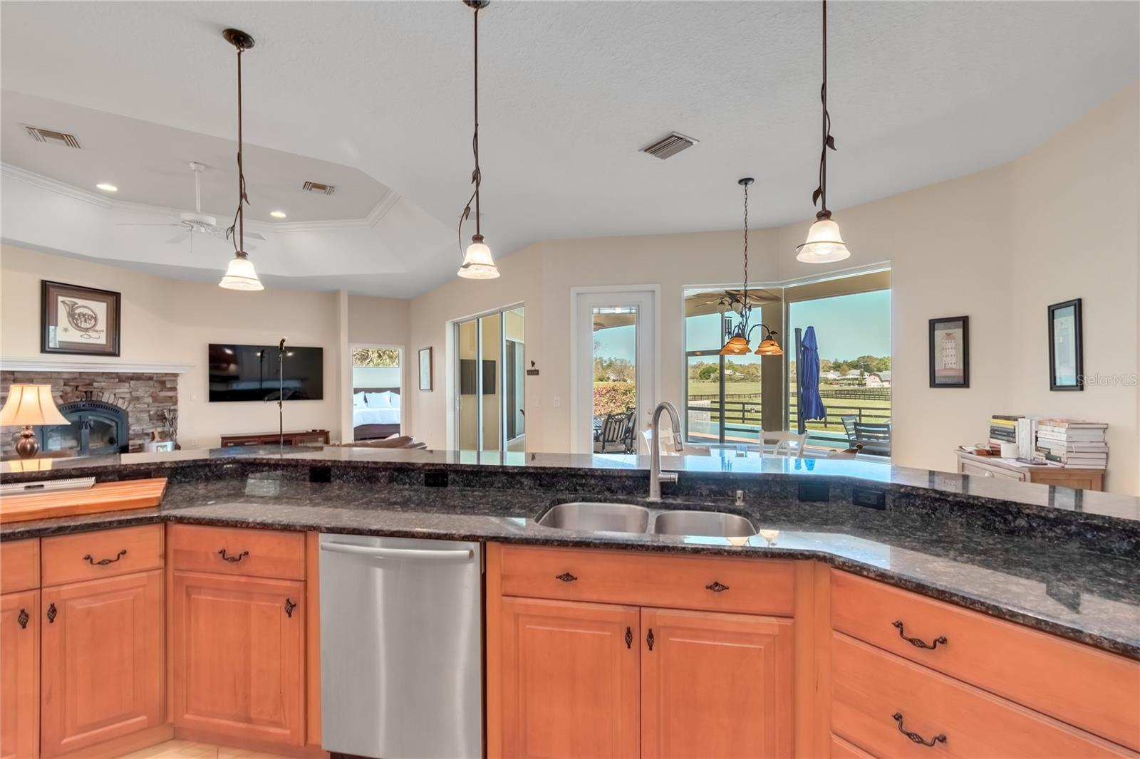 GOLDEN FARMS - Residential
