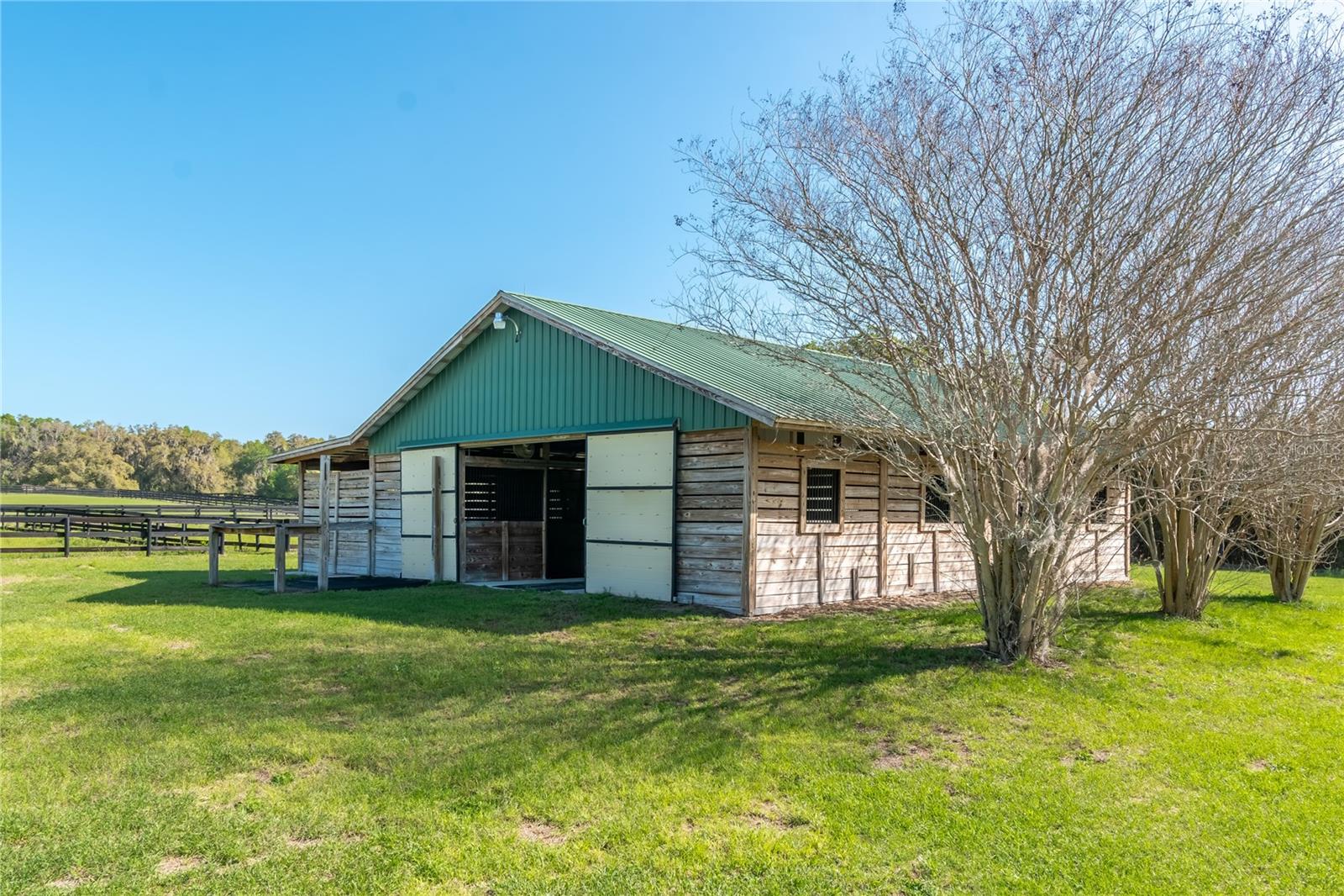 GOLDEN FARMS - Residential