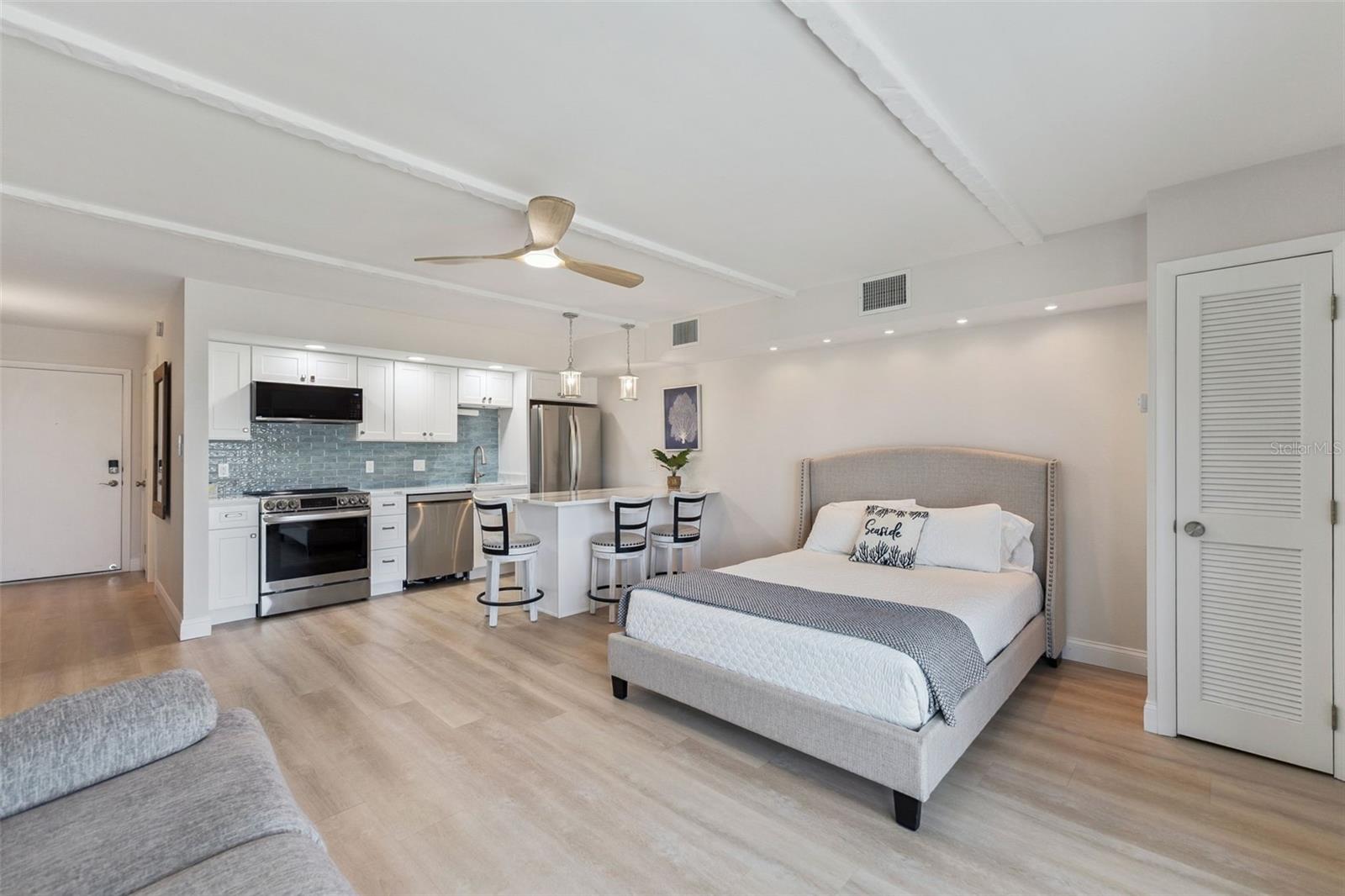 MARINERS COVE CONDO - Residential