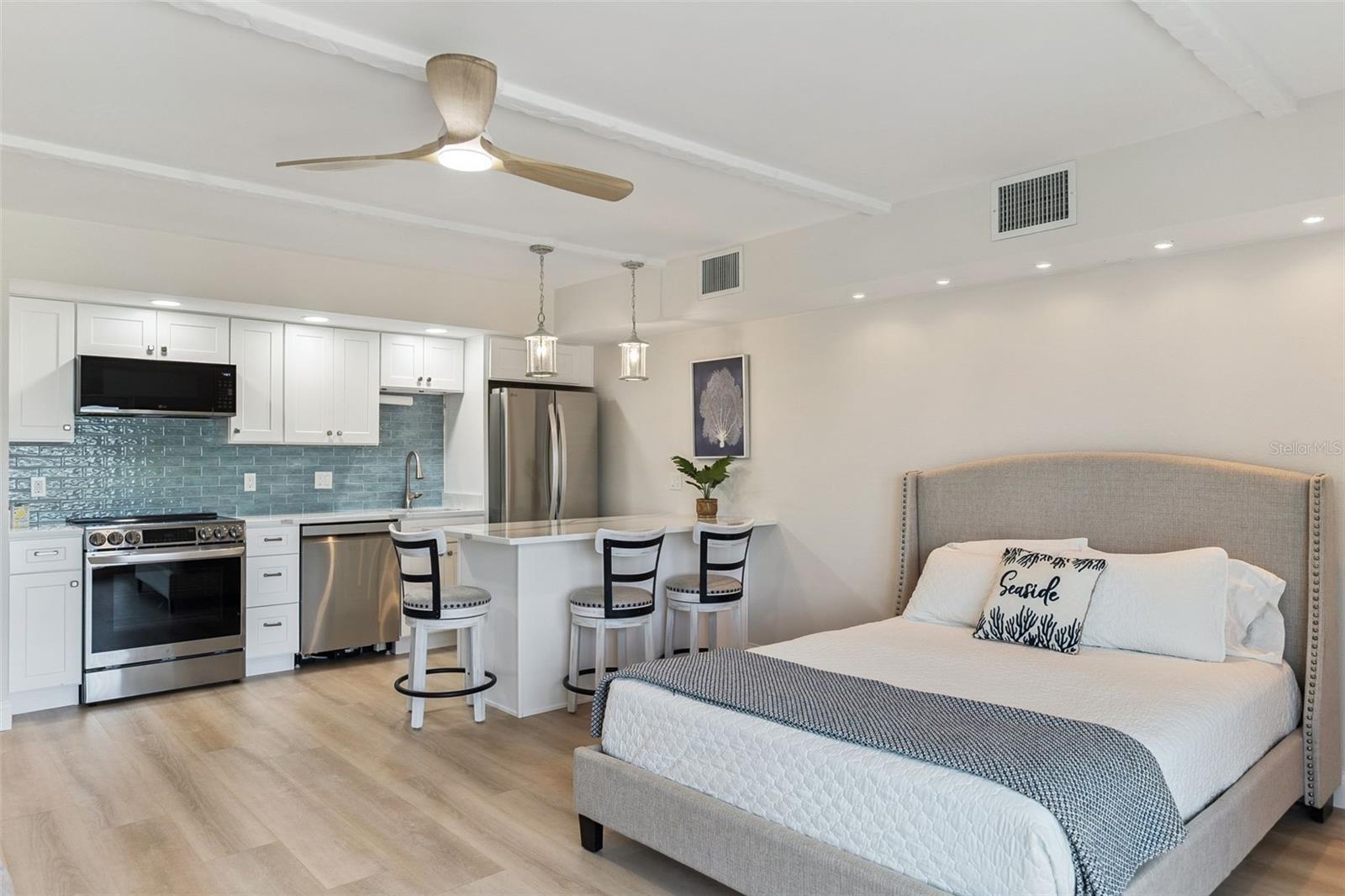 MARINERS COVE CONDO - Residential