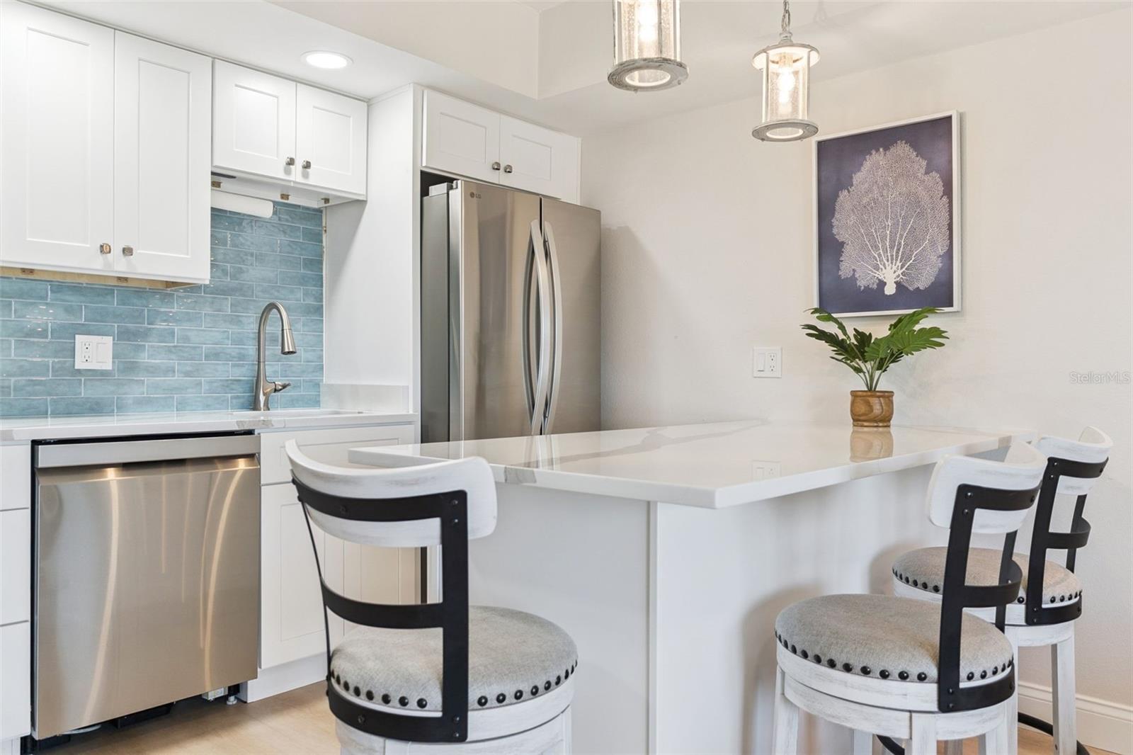 MARINERS COVE CONDO - Residential