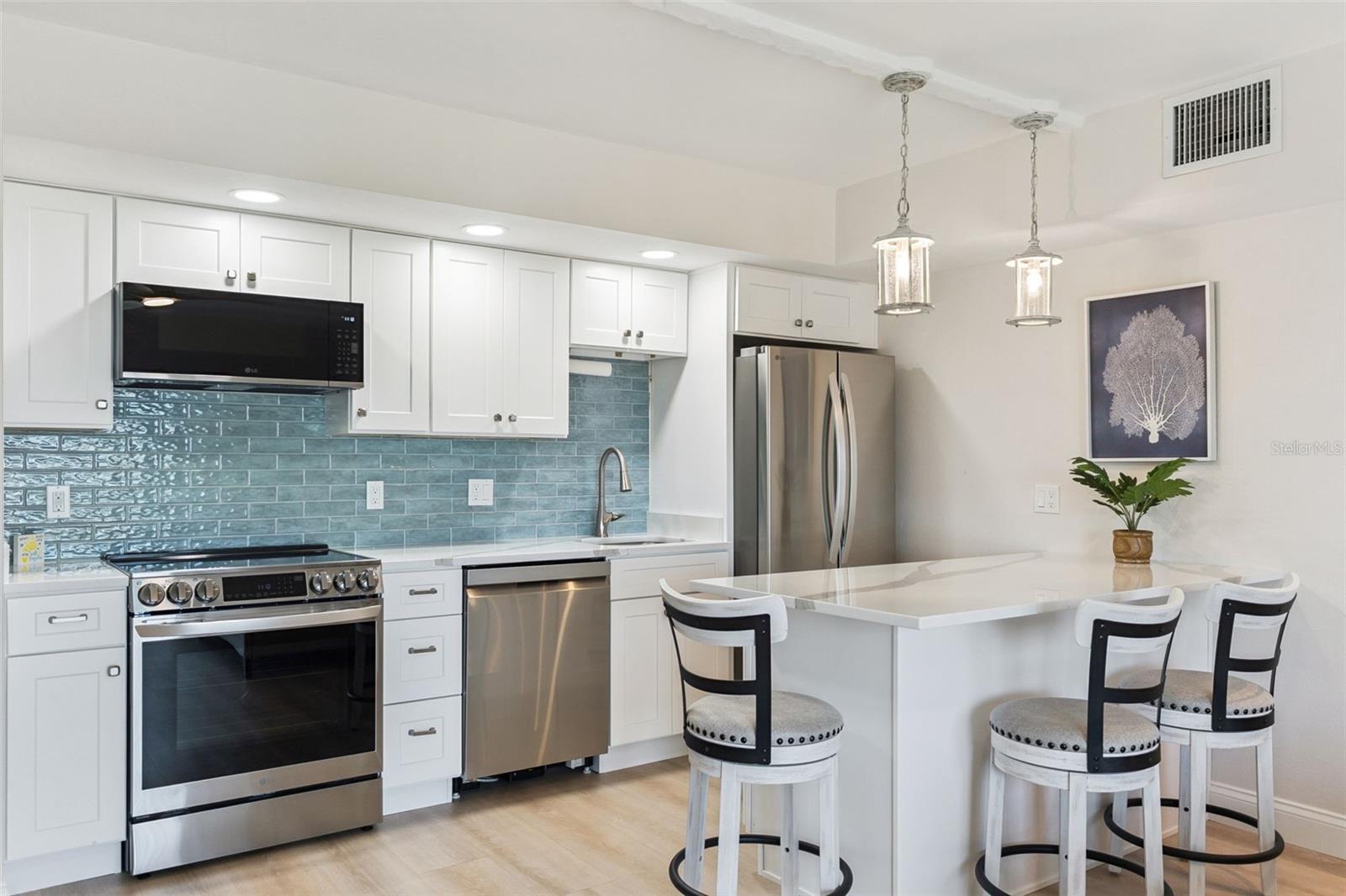 MARINERS COVE CONDO - Residential