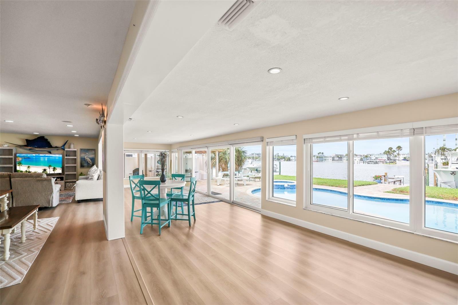 THREE PALMS POINT - Residential