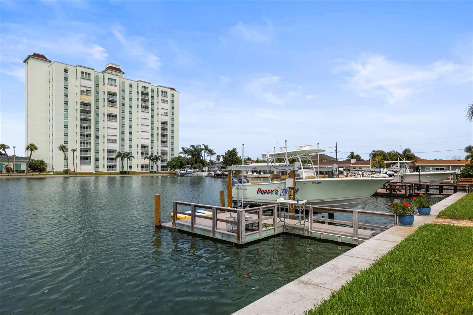 THREE PALMS POINT - Residential