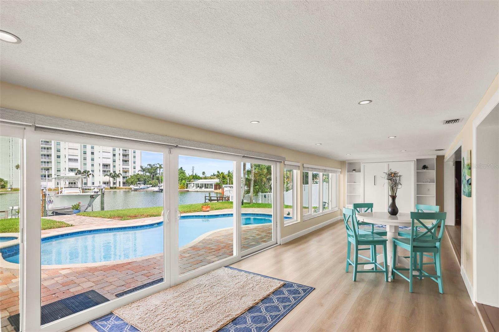 THREE PALMS POINT - Residential