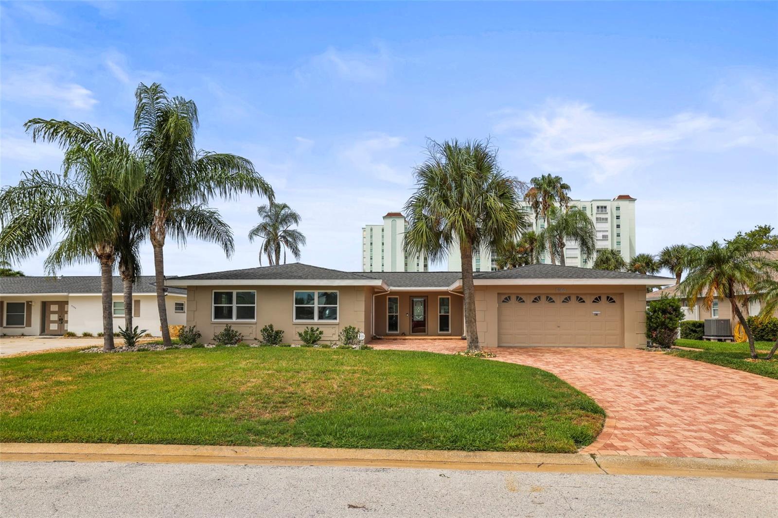 THREE PALMS POINT - Residential