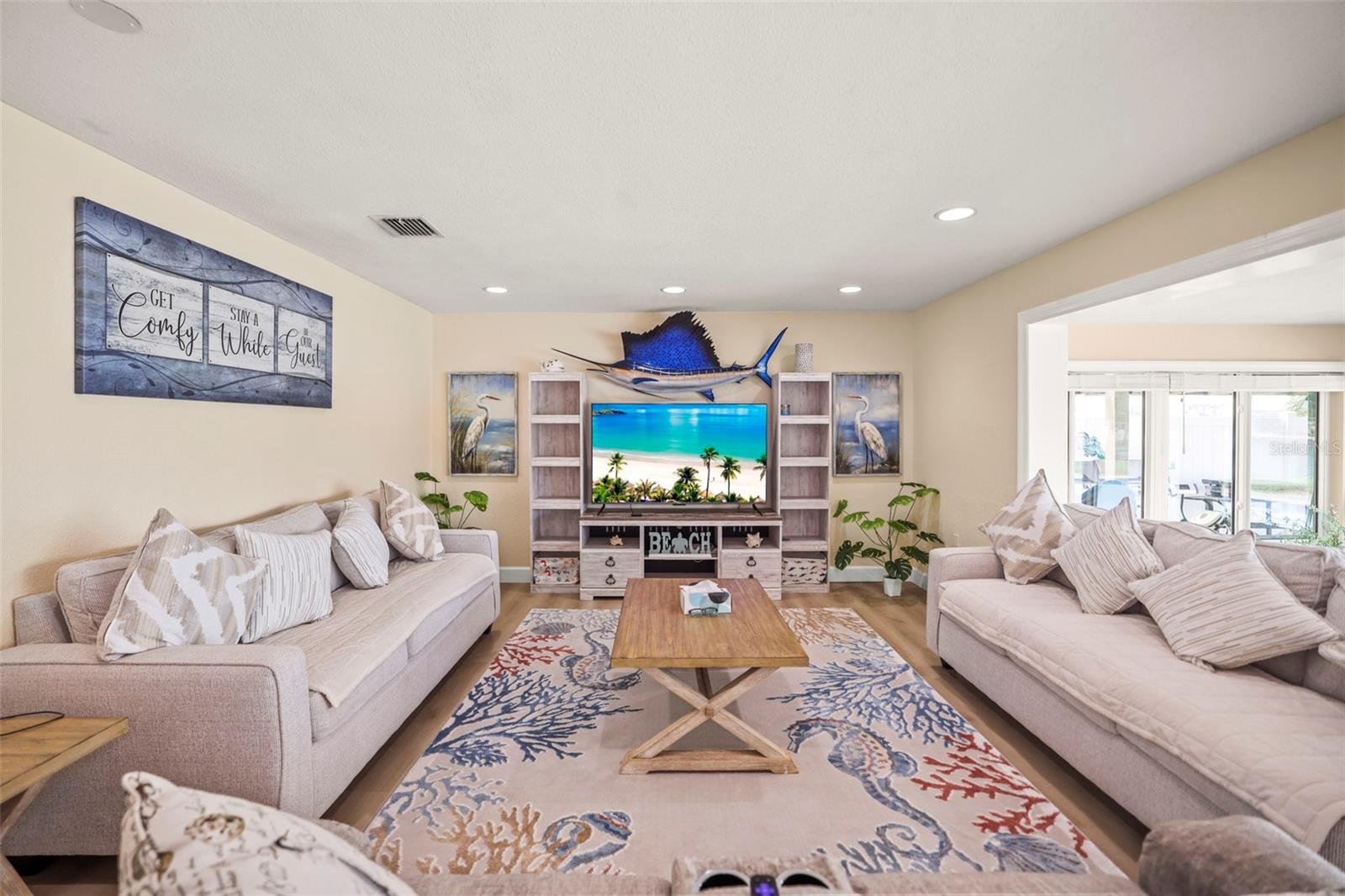 THREE PALMS POINT - Residential
