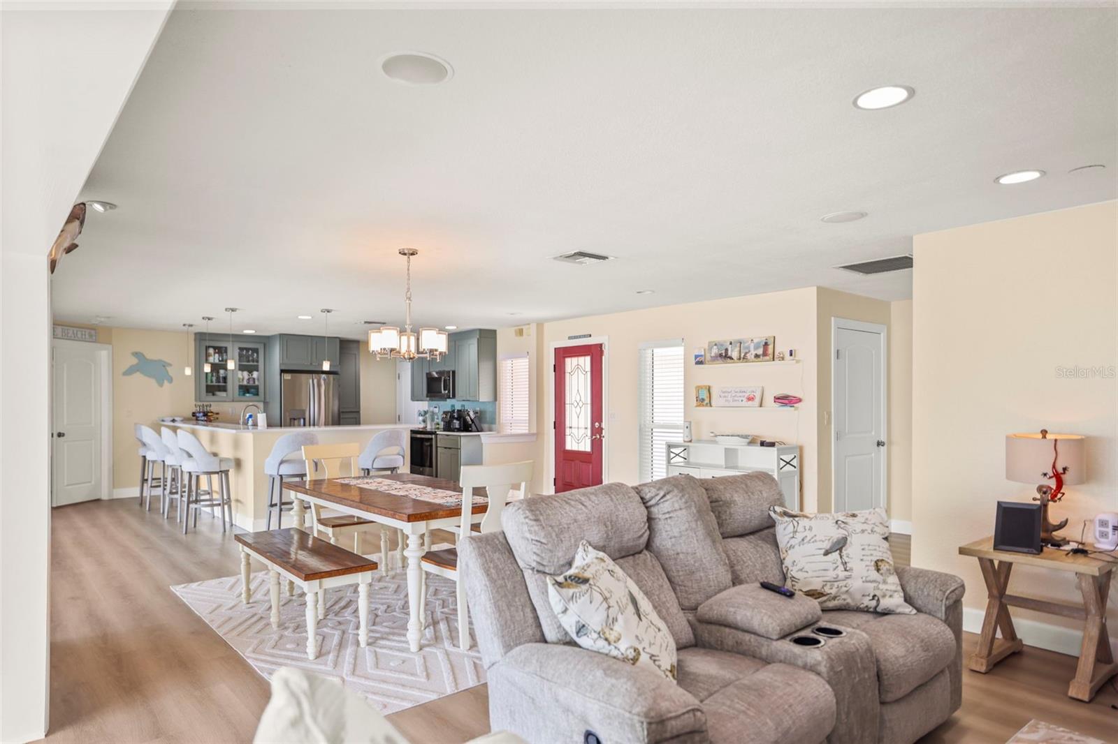 THREE PALMS POINT - Residential
