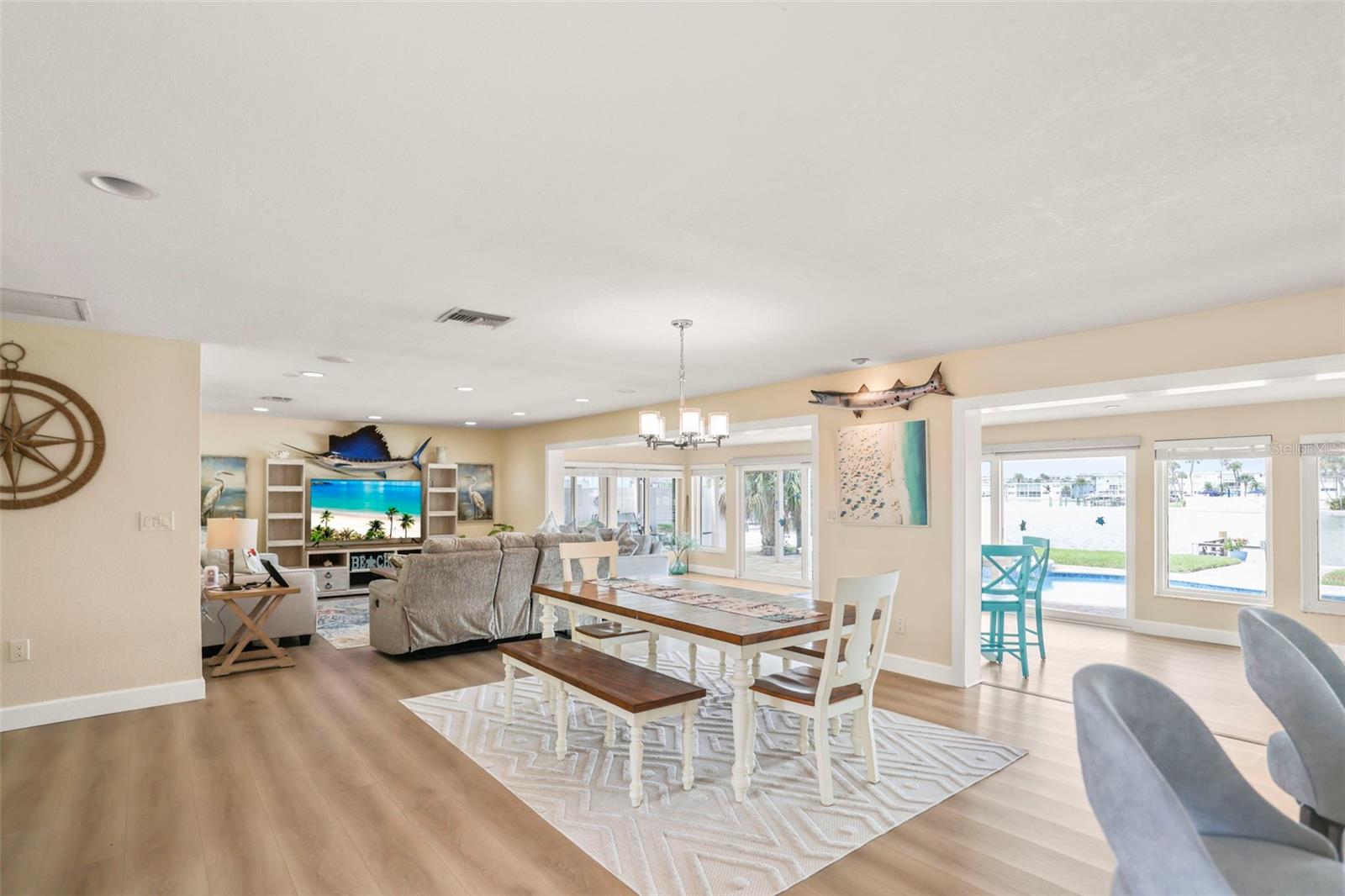THREE PALMS POINT - Residential