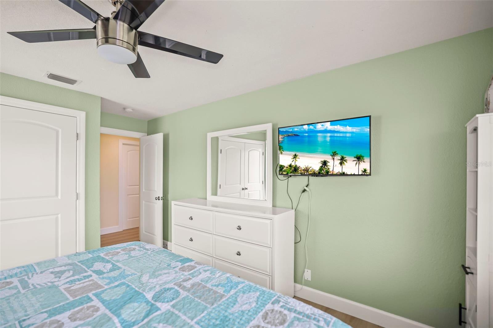 THREE PALMS POINT - Residential