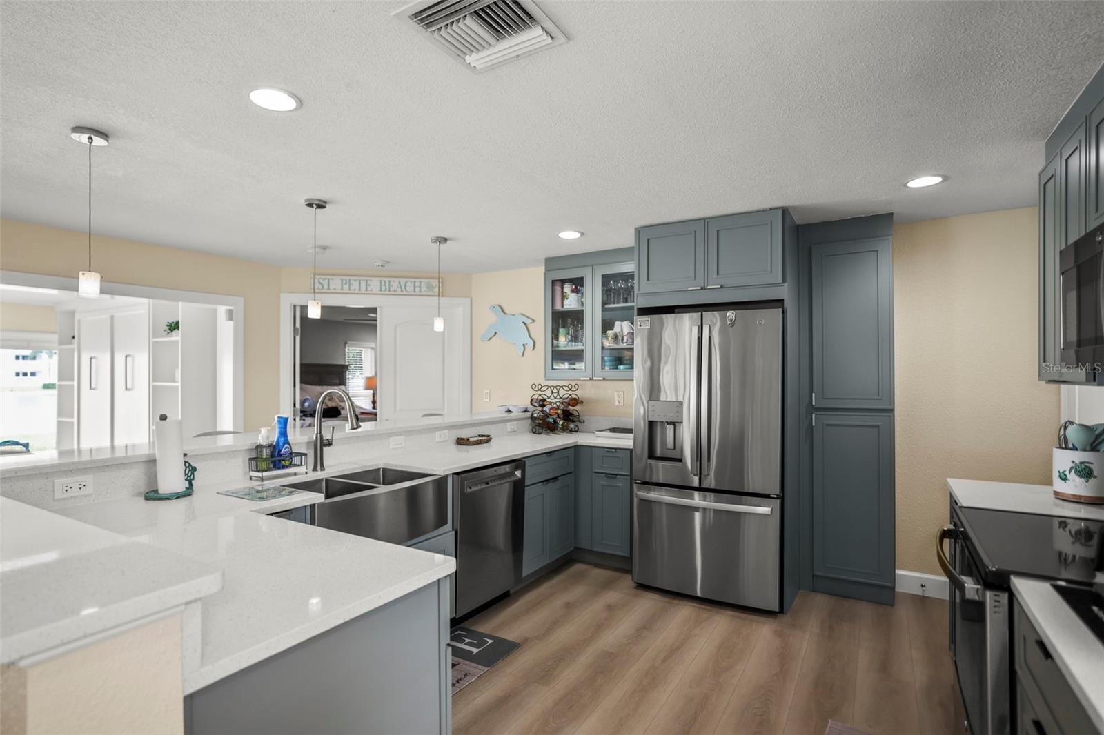 THREE PALMS POINT - Residential