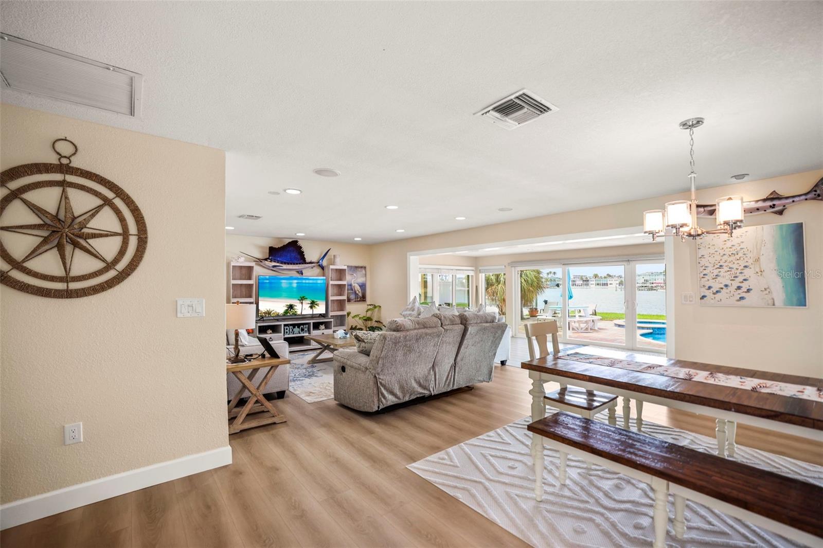 THREE PALMS POINT - Residential