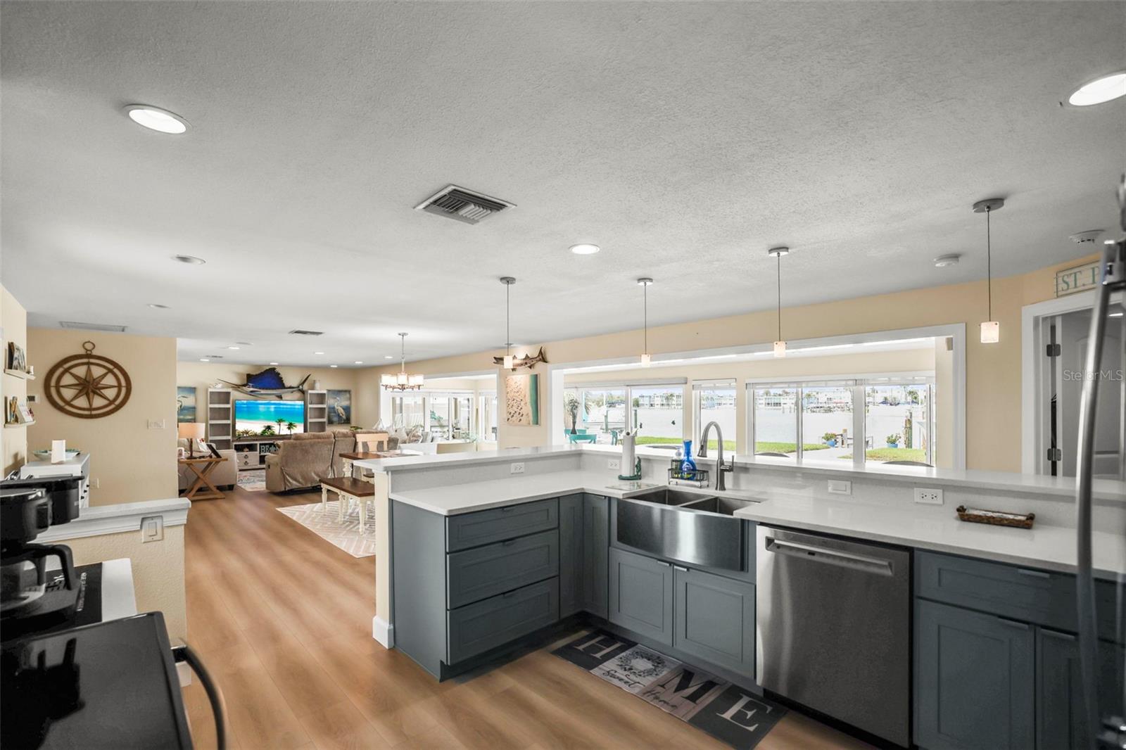 THREE PALMS POINT - Residential