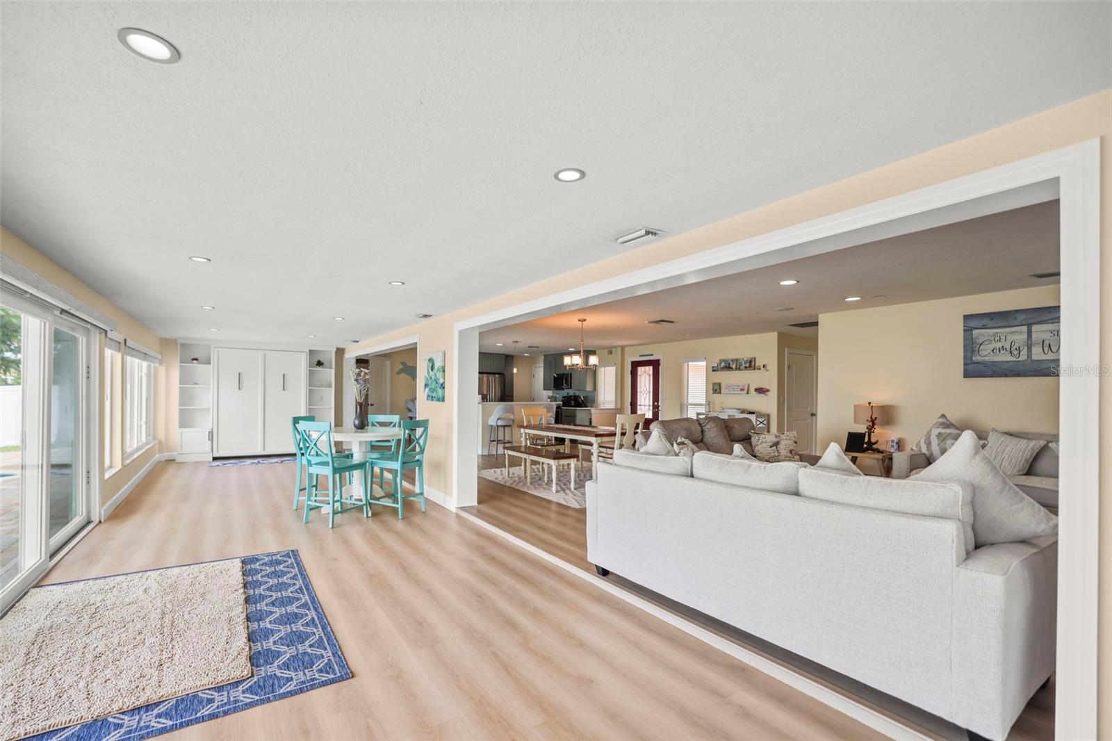 THREE PALMS POINT - Residential