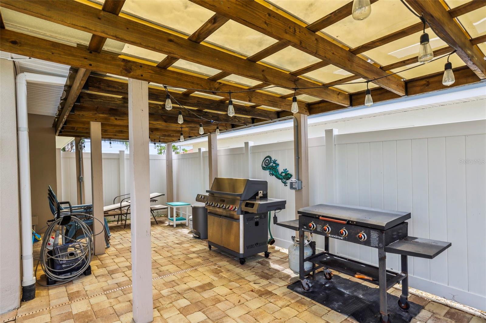 THREE PALMS POINT - Residential