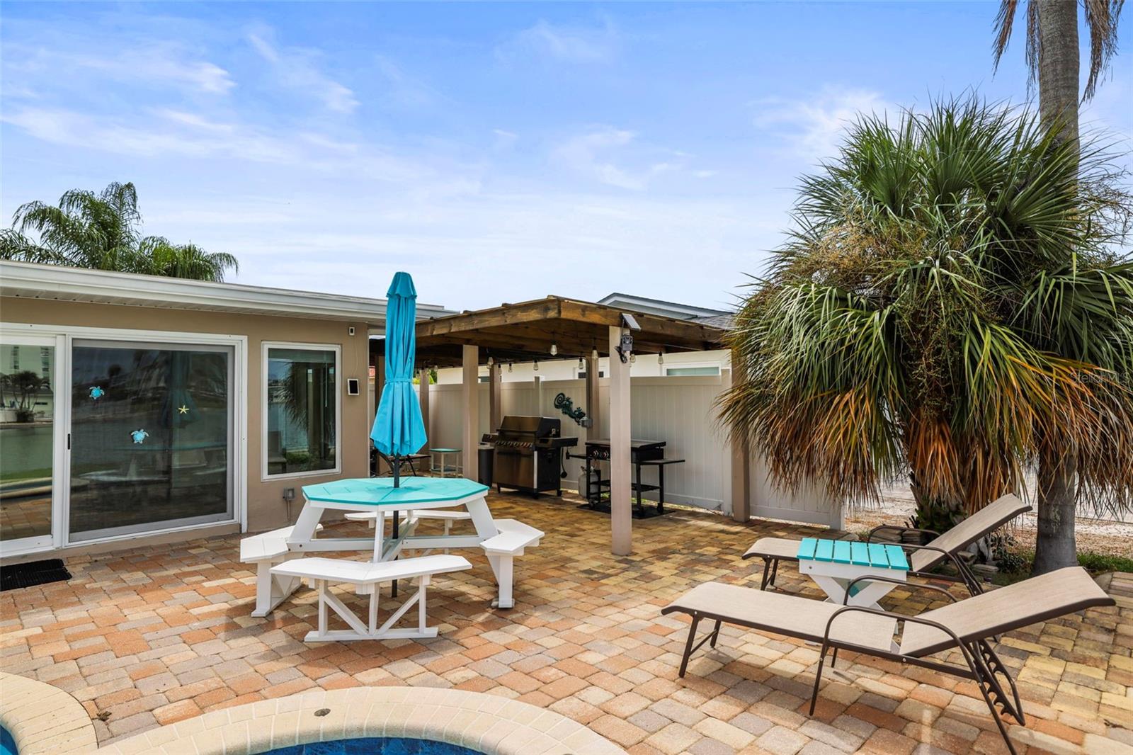 THREE PALMS POINT - Residential