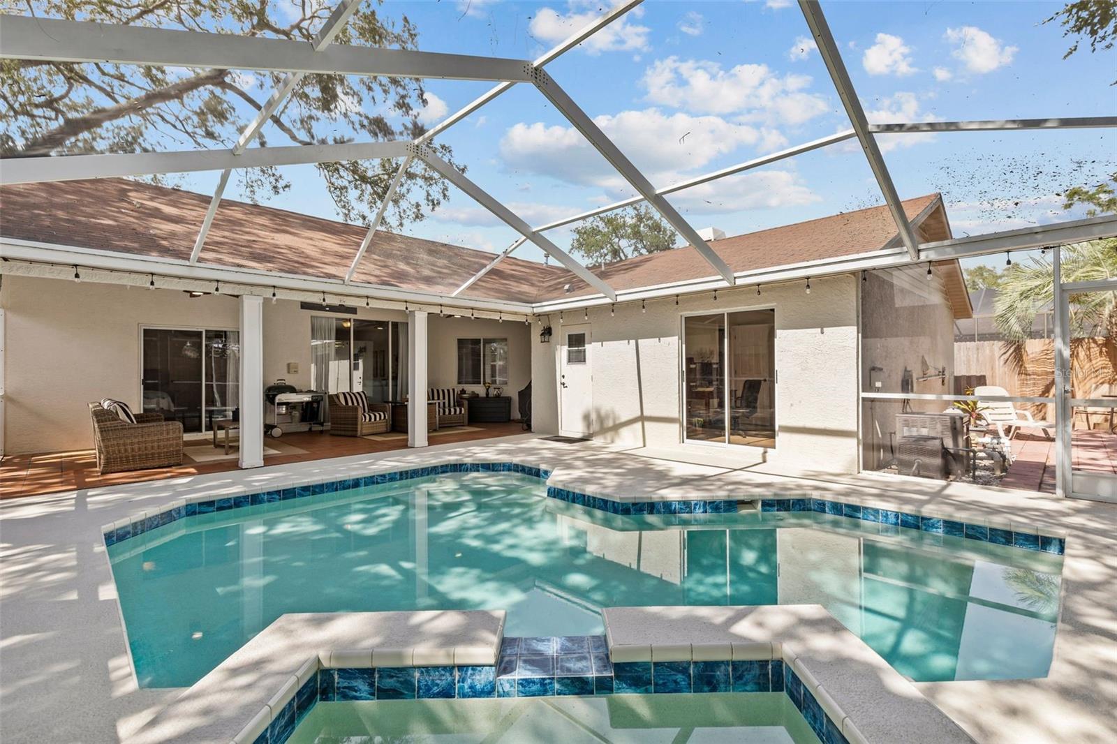 ROLLING OAKS - Residential