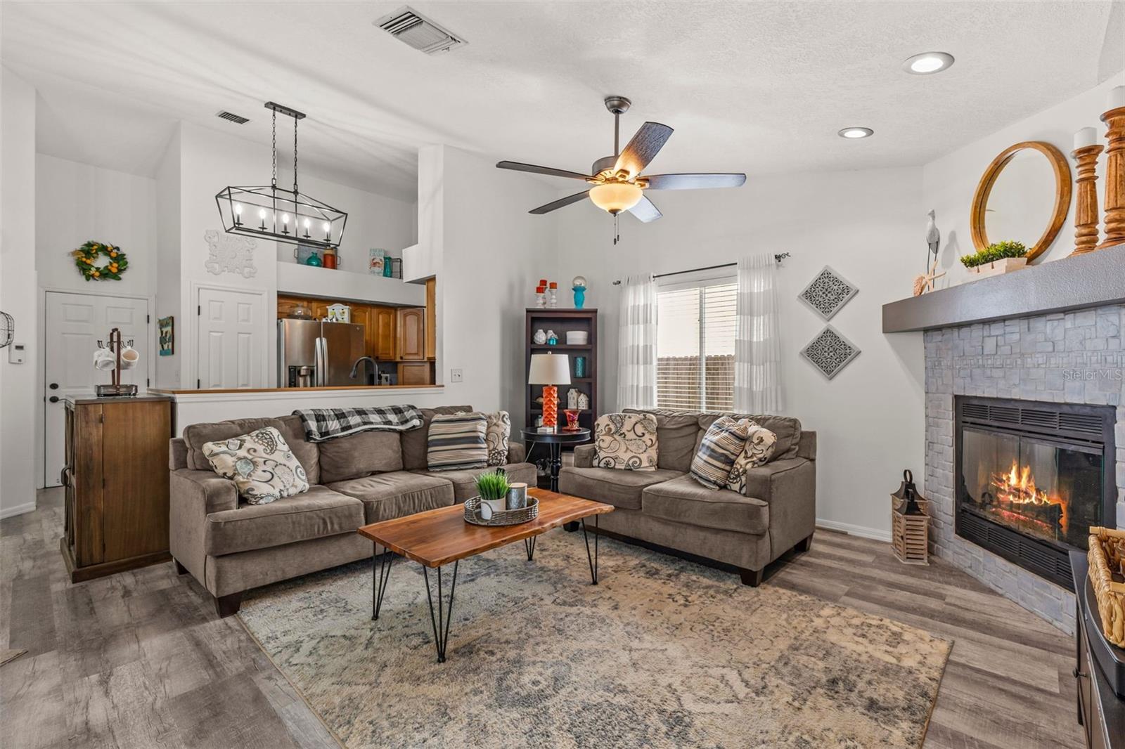 ROLLING OAKS - Residential