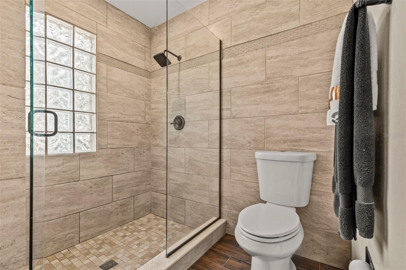 ROLLING OAKS - Residential