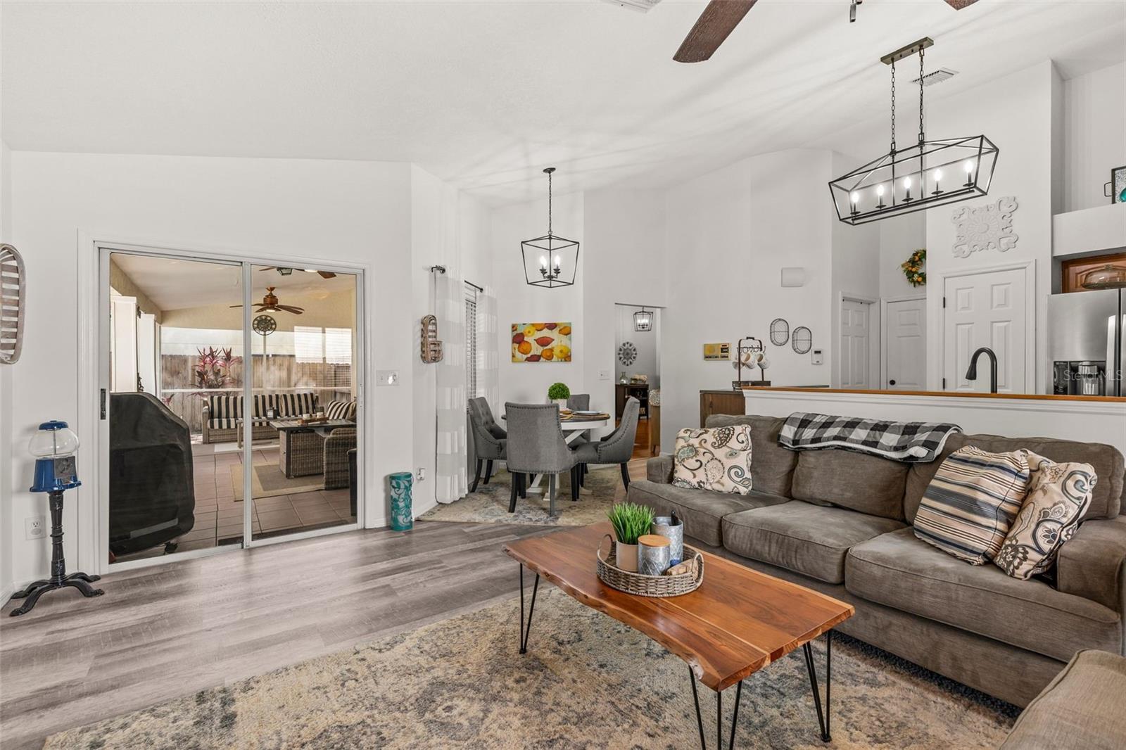 ROLLING OAKS - Residential