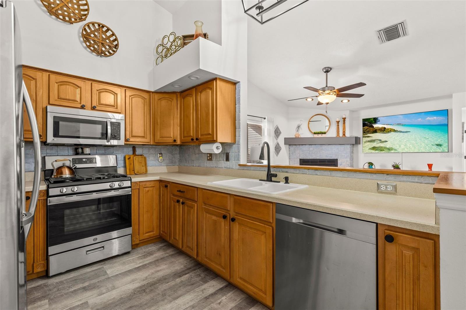 ROLLING OAKS - Residential