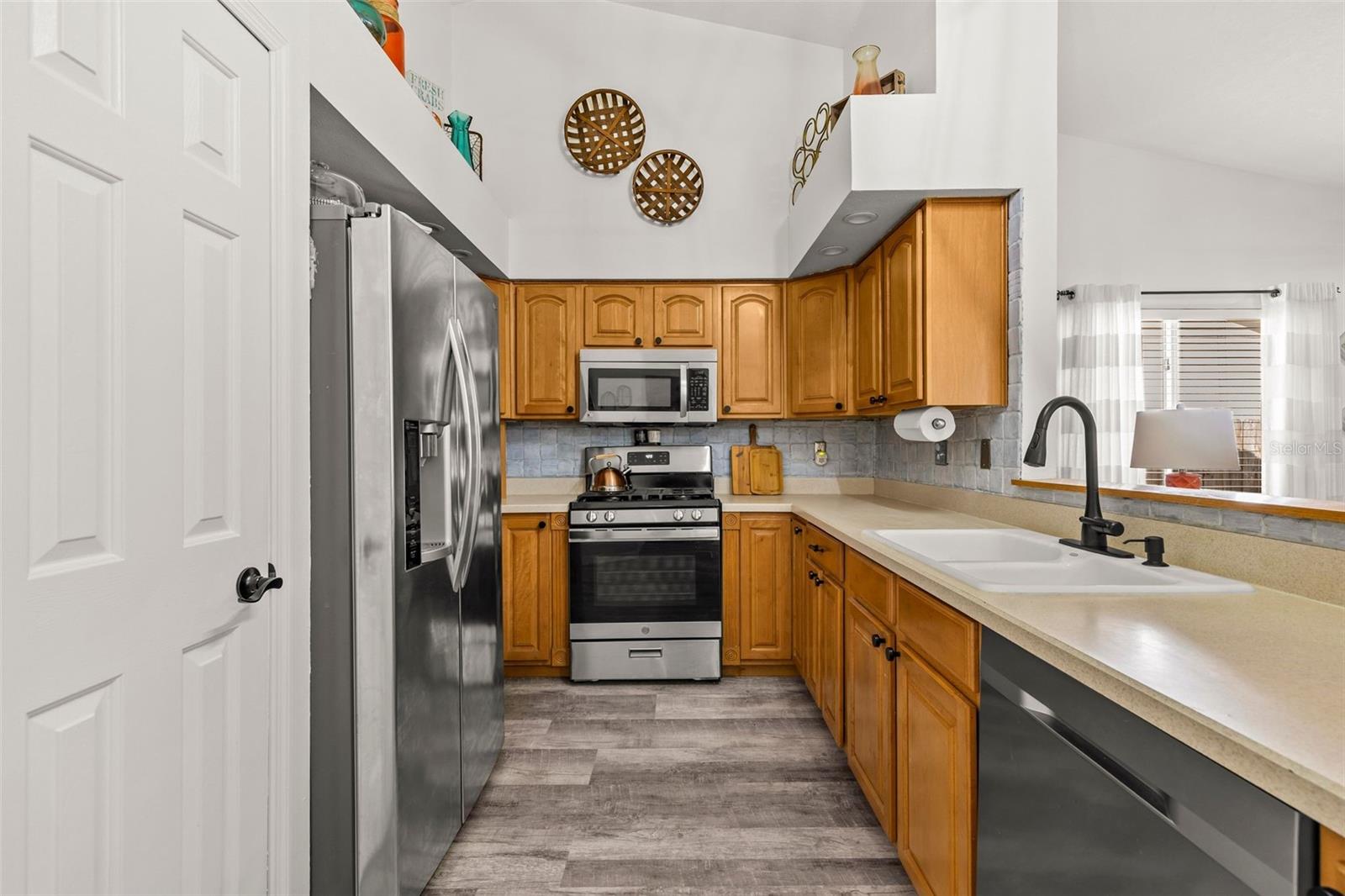 ROLLING OAKS - Residential